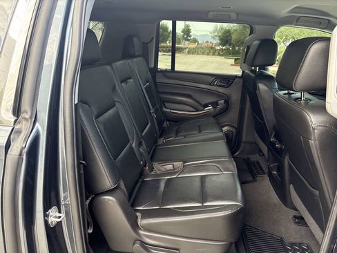 Used 2020 Chevrolet Suburban LT image 15