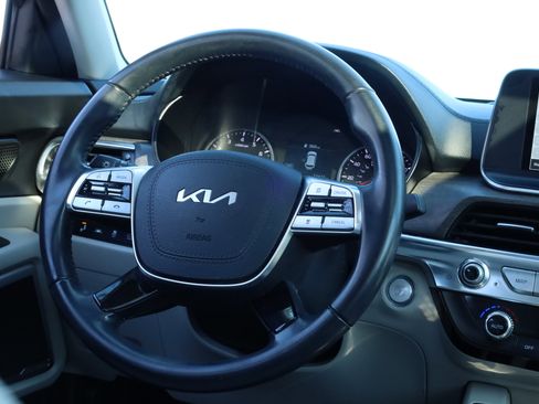 Used 2022 Kia Telluride EX w/ EX Premium Package image 5