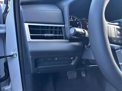 New 2026 Mitsubishi Outlander SE AWD/4WD image 18