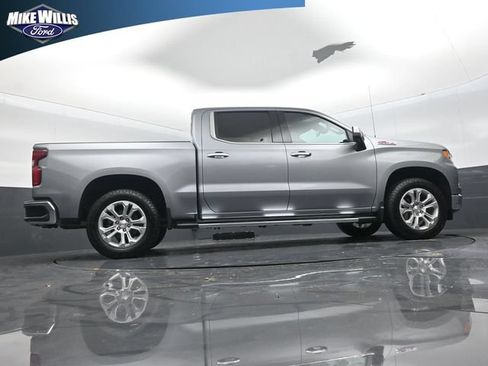 Used 2025 Chevrolet Silverado 1500 LTZ w/ LTZ Premium Package AWD/4WD image 24
