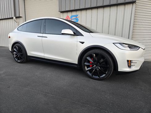 Used 2021 Tesla Model X Performance image 11