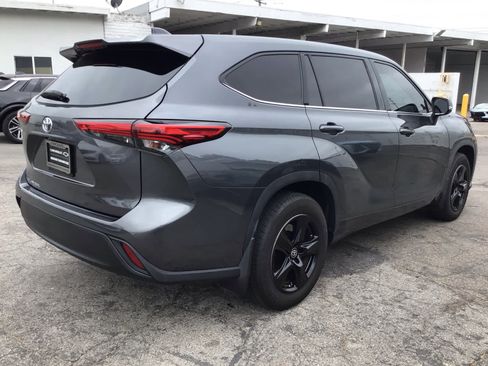 Used 2020 Toyota Highlander L FWD image 4