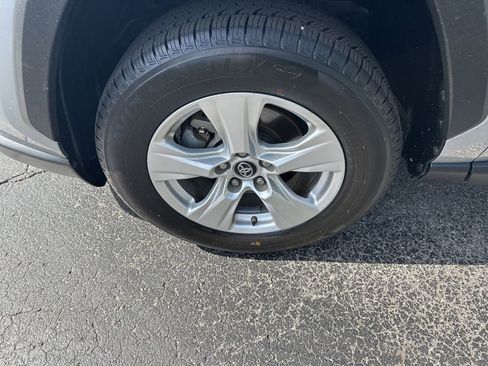 Used 2019 Toyota RAV4 XLE FWD image 9