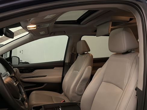 Used 2023 Honda Odyssey Touring image 21