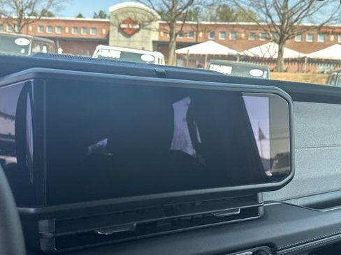 Certified 2025 Jeep Wrangler Unlimited Sahara w/ Safety Group AWD/4WD image 26