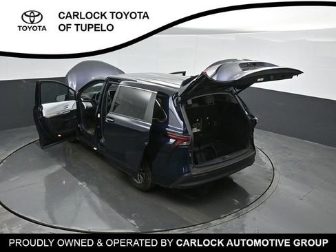 Used 2025 Toyota Sienna XLE image 55