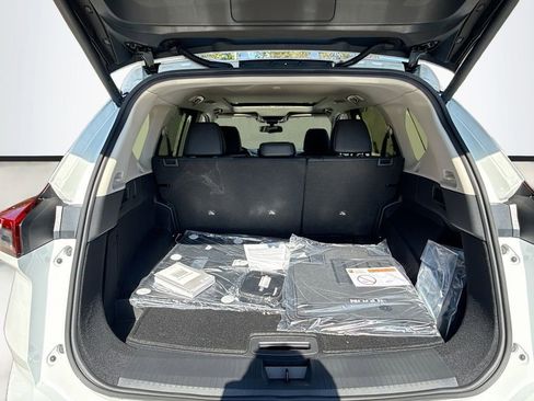 New 2026 Nissan Rogue Platinum image 28