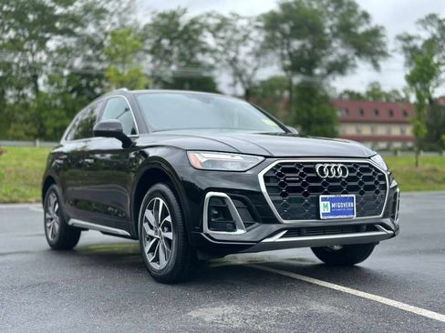 Used 2023 Audi Q5 2.0T Premium w/ Convenience Package AWD/4WD image 9