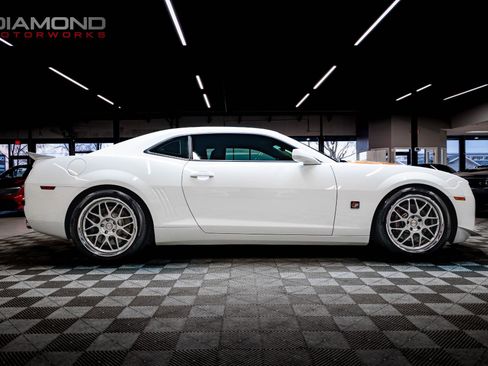 Used 2010 Chevrolet Camaro SS w/ LPO, Ground Effects Package image 25