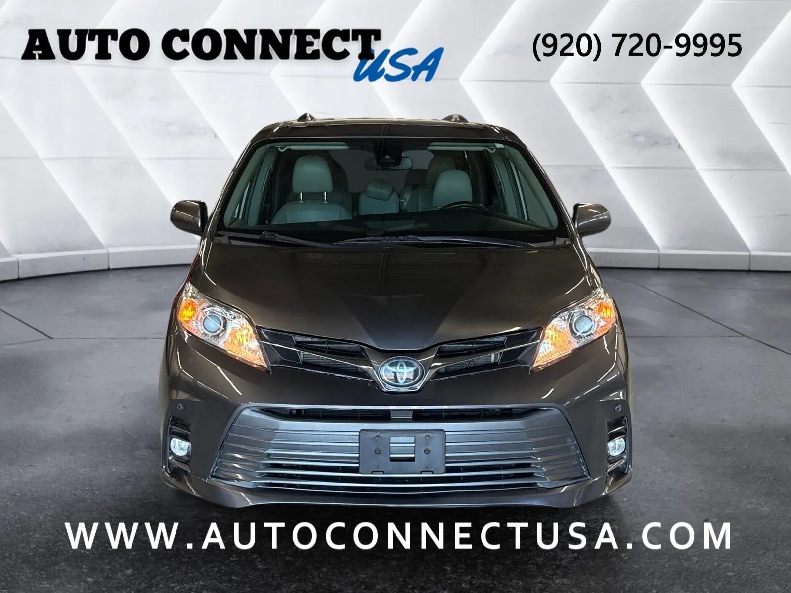 Used 2019 Toyota Sienna XLE FWD image 3