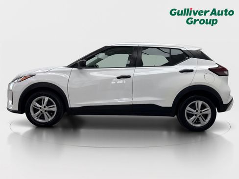 Used 2021 Nissan Kicks S FWD image 3