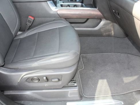 Used 2024 GMC Sierra 1500 SLT AWD/4WD image 17