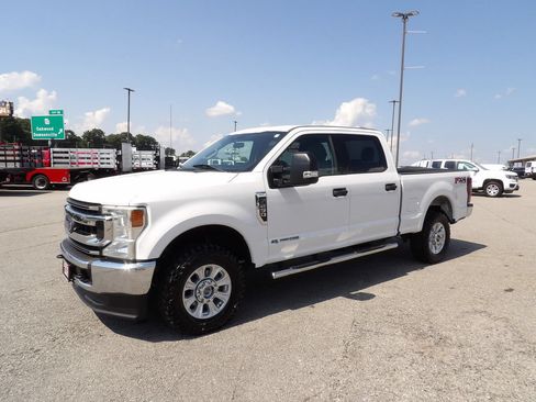 Used 2020 Ford F250 XLT w/ FX4 Off-Road Package AWD/4WD image 3