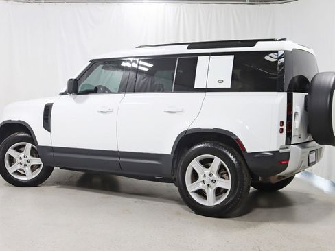 Used 2023 Land Rover Defender 110 SE AWD/4WD image 9