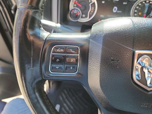 Used 2018 RAM 2500 SLT w/ Luxury Group image 22