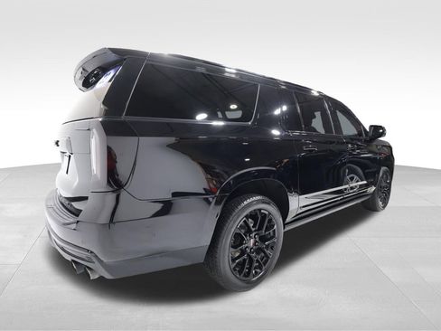 Certified 2023 GMC Yukon XL Denali w/ Advanced Technology Package AWD/4WD image 4