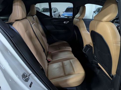 Used 2019 Volvo XC40 T5 Momentum AWD/4WD image 14
