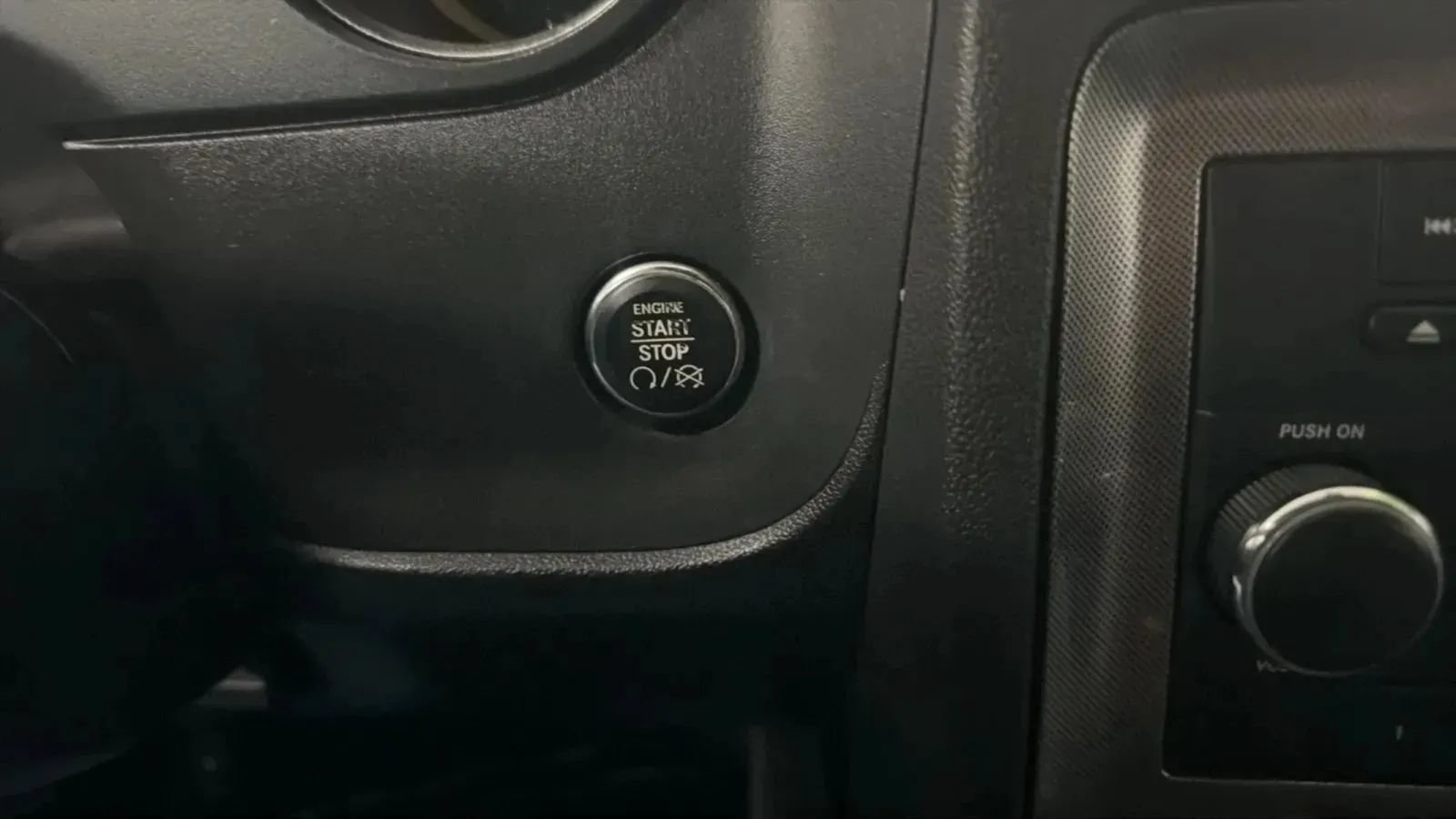 Used 2014 Dodge Challenger SXT RWD image 11