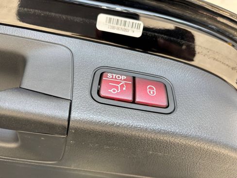 Used 2025 Mercedes-Benz GLA 250 4MATIC image 19