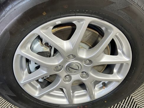 Used 2024 Chrysler Pacifica Touring FWD image 14