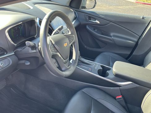Used 2018 Chevrolet Volt Premier w/ Driver Confidence Package image 10