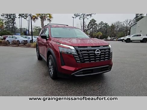 New 2026 Nissan Pathfinder SV image 17