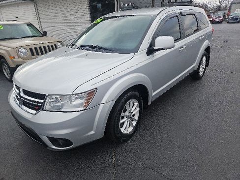Used 2014 Dodge Journey SXT w/ Flexible Seating Group image 1