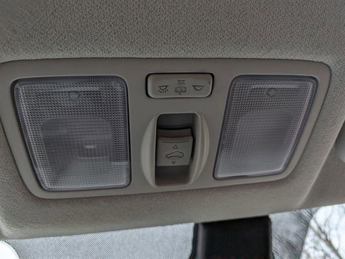 Certified 2024 Hyundai Venue SEL image 36