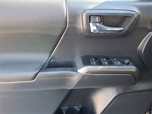 Used 2023 Toyota Tacoma TRD Off-Road image 12