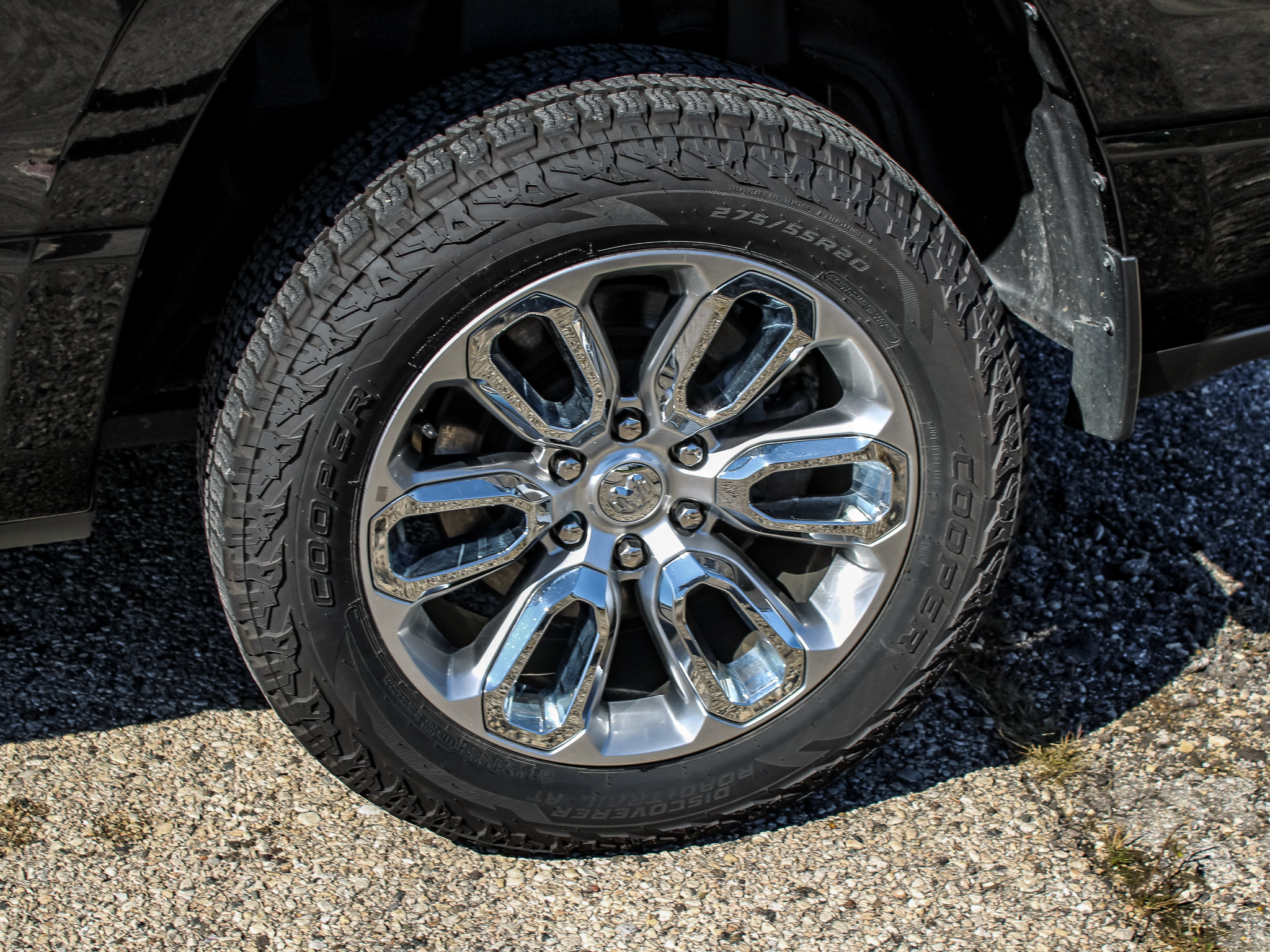 Used 2023 RAM 1500 Laramie AWD/4WD image 12
