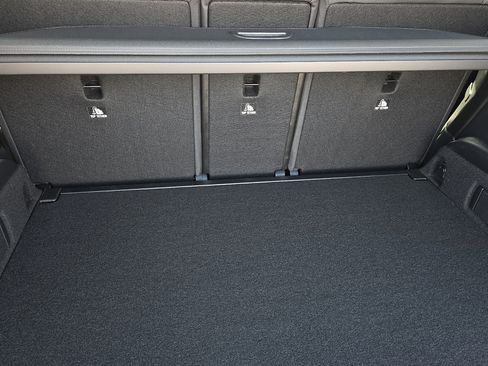 New 2026 Mercedes-Benz GLB 250 image 9