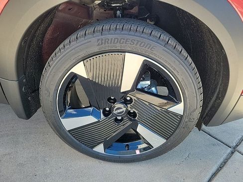 New 2025 Nissan Kicks SR w/ SR Premium Package image 9