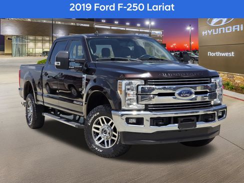 Used 2019 Ford F250 Lariat w/ Lariat Value Package AWD/4WD image 1