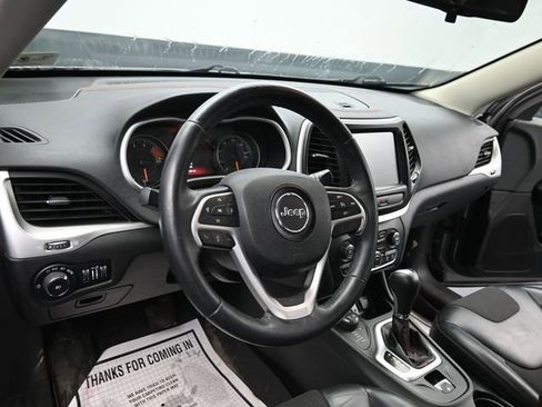 Used 2016 Jeep Cherokee Trailhawk image 12