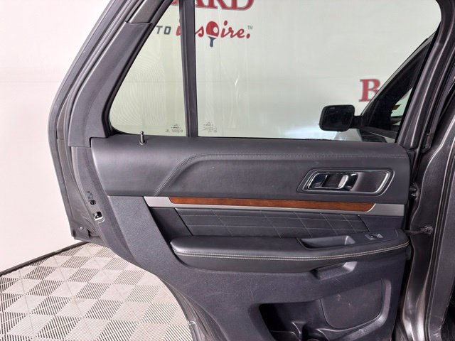 Used 2018 Ford Explorer Platinum AWD/4WD image 34