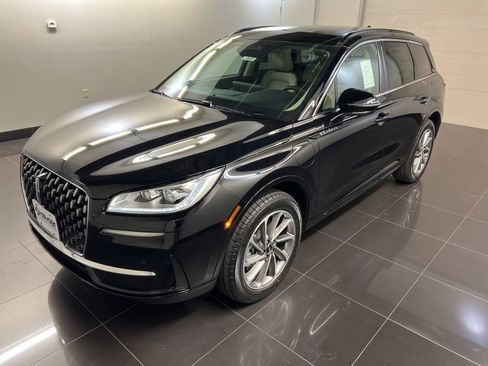 New 2026 Lincoln Corsair Grand Touring image 3