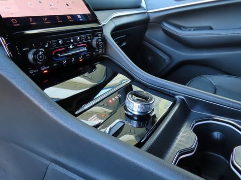 New 2025 Jeep Grand Cherokee L Limited image 6