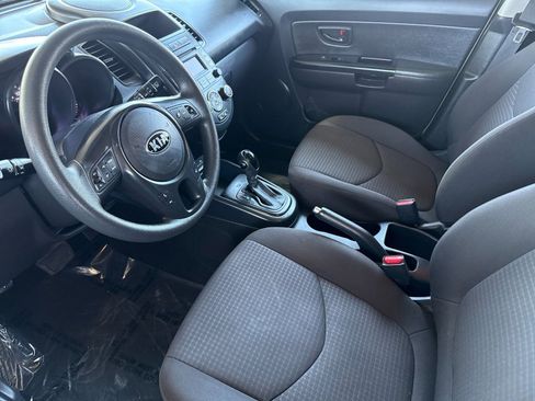 Used 2013 Kia Soul FWD image 9