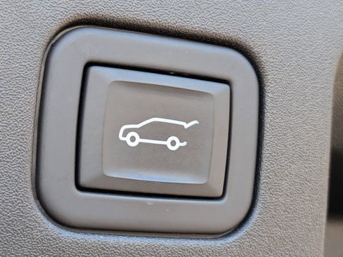 Used 2023 Cadillac XT4 Luxury image 18