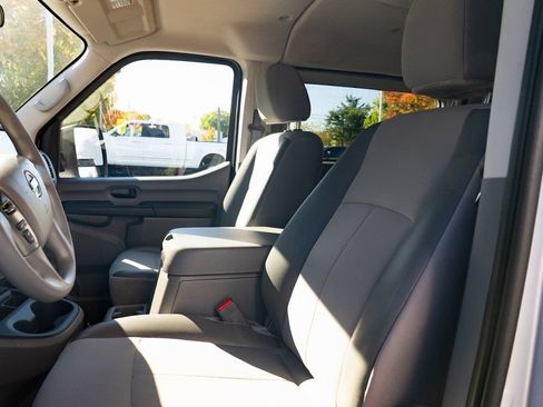 Used 2020 Nissan NV 3500 SV RWD image 19