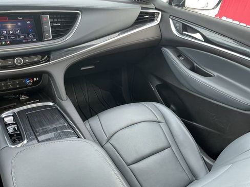 Used 2022 Buick Enclave Essence w/ Experience Buick Package image 35