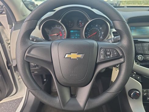 Used 2014 Chevrolet Cruze LS image 22