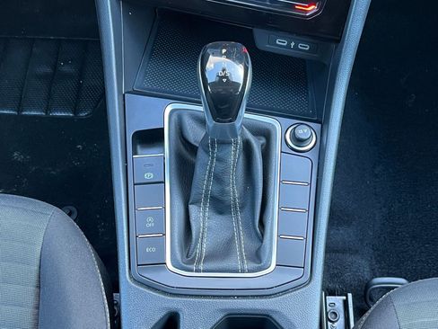 Used 2025 Volkswagen Jetta S image 37