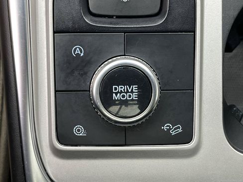 Certified 2023 Ford Explorer XLT w/ Equipment Group 202A AWD/4WD image 19