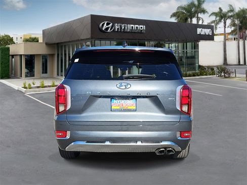 Used 2022 Hyundai Palisade Calligraphy image 4