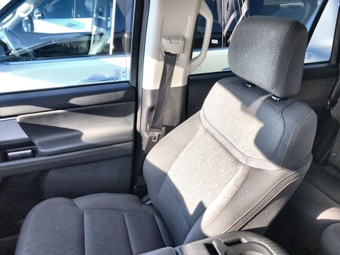 Used 2025 Ford Expedition Active AWD/4WD image 24