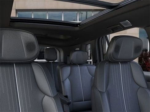 New 2026 Cadillac Vistiq Luxury image 24