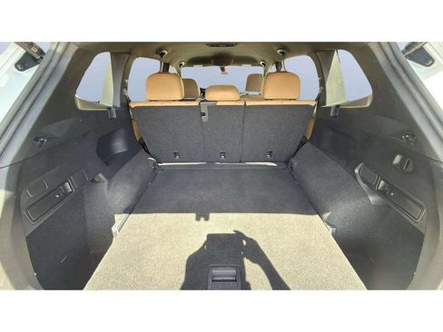 Used 2022 Volkswagen Tiguan SE AWD/4WD image 18