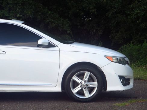Used 2013 Toyota Camry SE FWD image 28