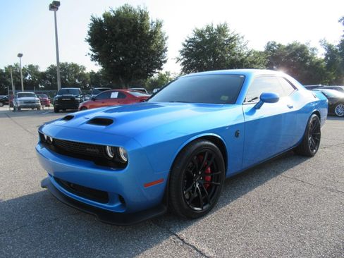 Used 2023 Dodge Challenger SRT Hellcat w/ Driver Convenience Group RWD image 3